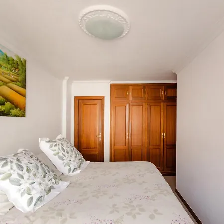 Apartment Cruz Harbor Views: Seaside Prime Location *