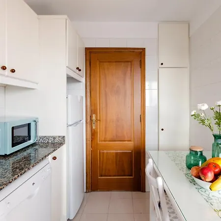 Cruz Harbor Views: Seaside Prime Location Apartment Santa Cruz de Tenerife